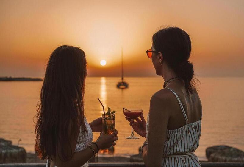 ホテル Kyparissia Blue