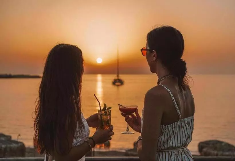 Hotelli Kyparissia Blue