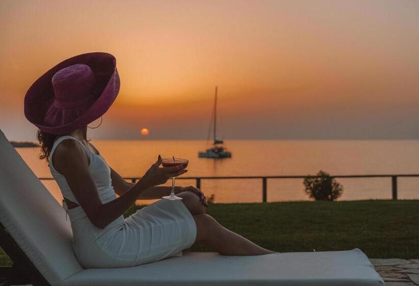 ホテル Kyparissia Blue