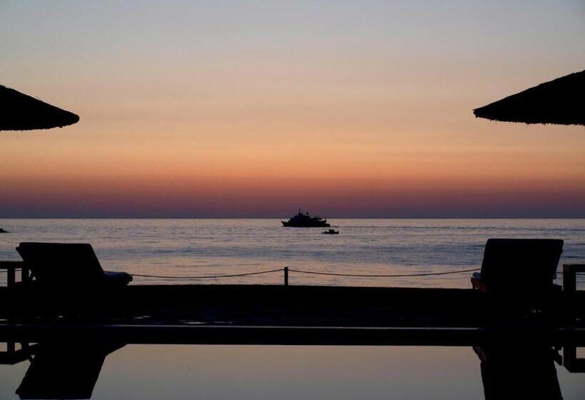 ホテル Kyparissia Blue