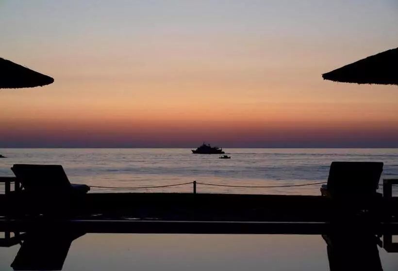 Hotelli Kyparissia Blue