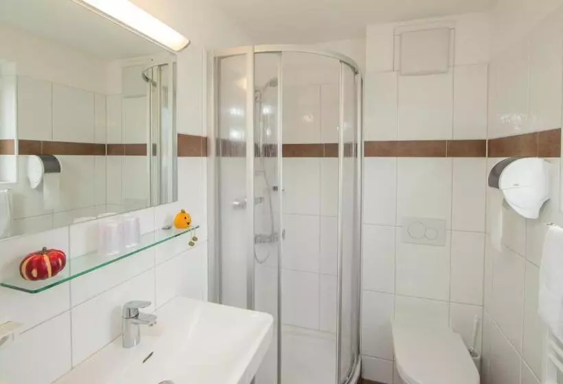 هتل Pension Hubertus