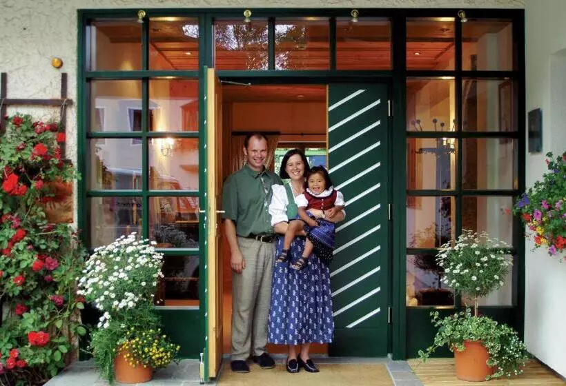 هتل Pension Hubertus