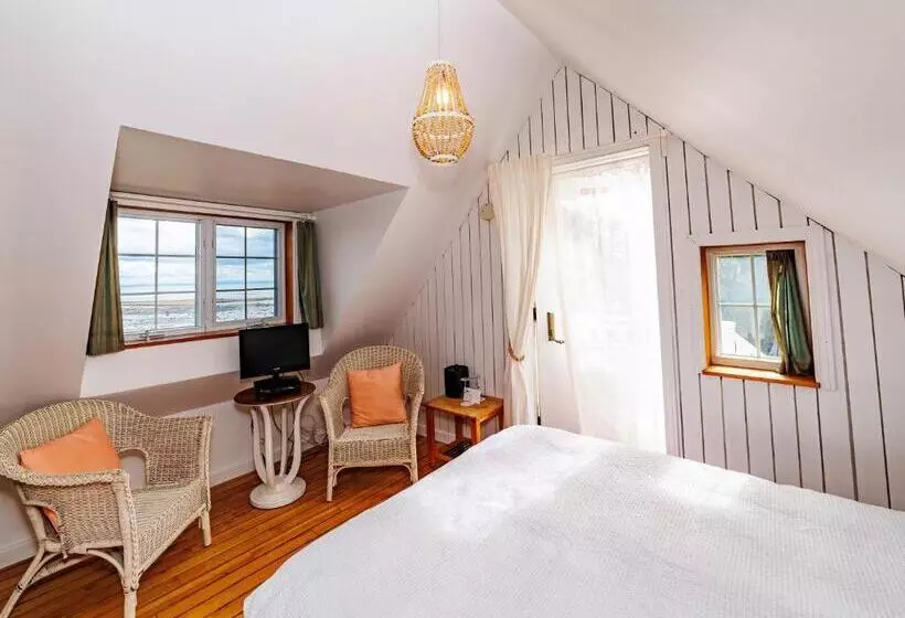 ベッドアンドブレックファースト Auberge La Marmite