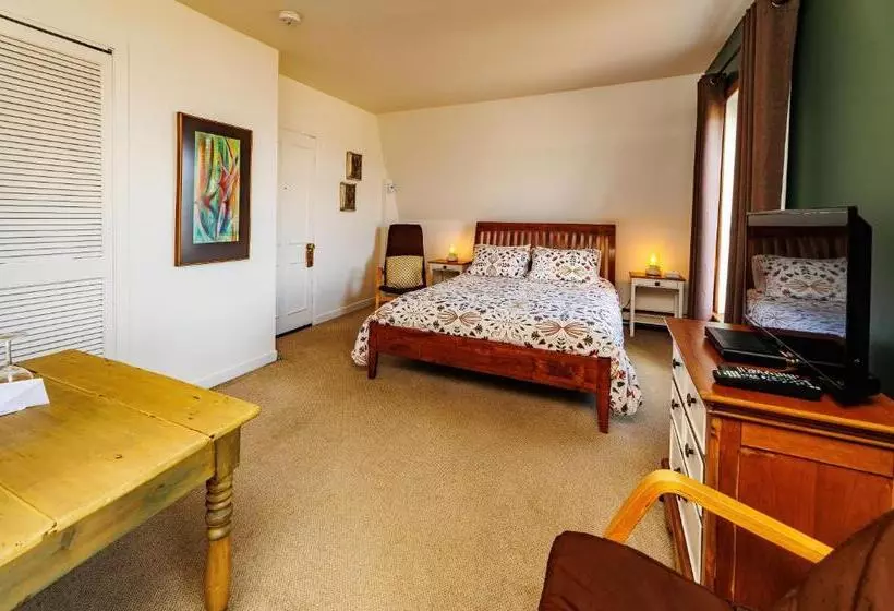 ベッドアンドブレックファースト Auberge La Marmite