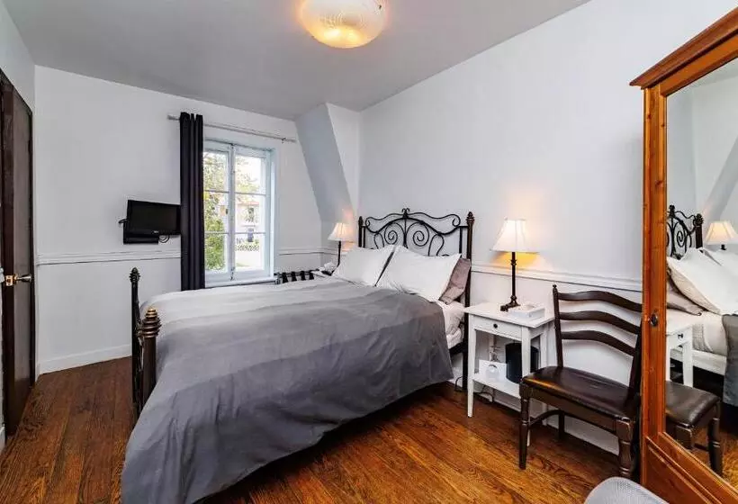 ベッドアンドブレックファースト Auberge La Marmite