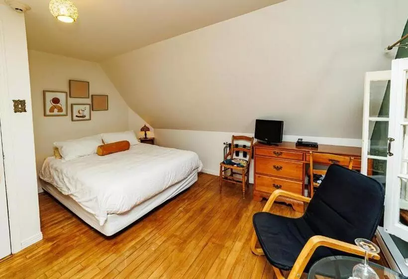 ベッドアンドブレックファースト Auberge La Marmite