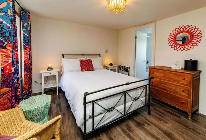 ベッドアンドブレックファースト Auberge La Marmite