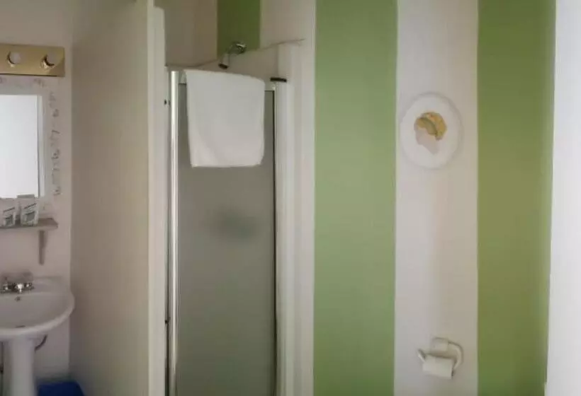 ベッドアンドブレックファースト Auberge La Marmite