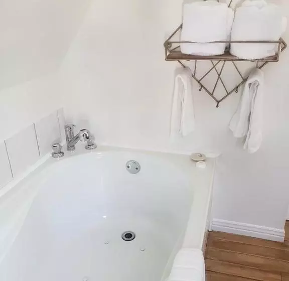 ベッドアンドブレックファースト Auberge La Marmite