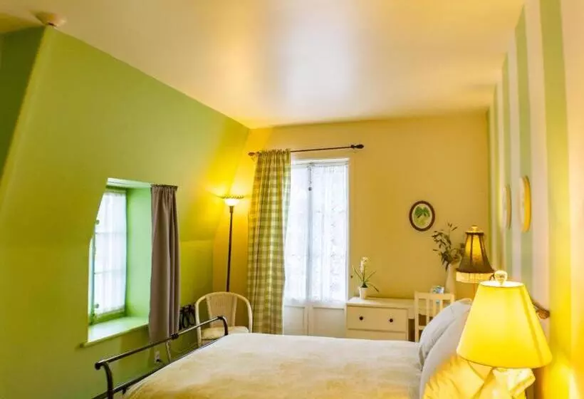 ベッドアンドブレックファースト Auberge La Marmite