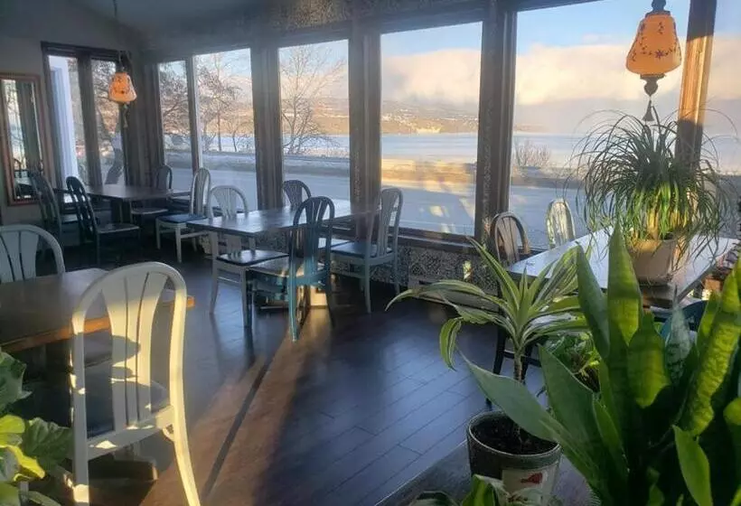 ベッドアンドブレックファースト Auberge La Marmite