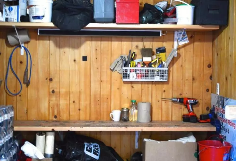 Hotelli Red Shutter Inn