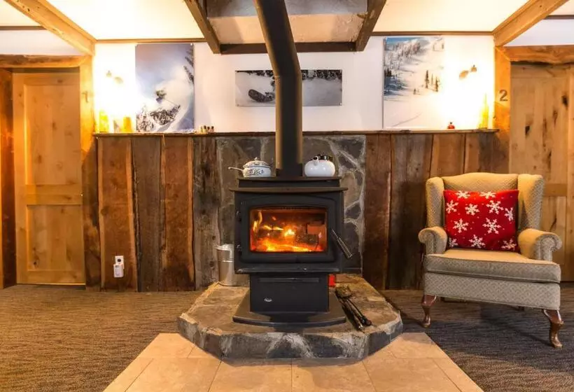 Hotelli Red Shutter Inn