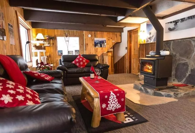 Hotelli Red Shutter Inn