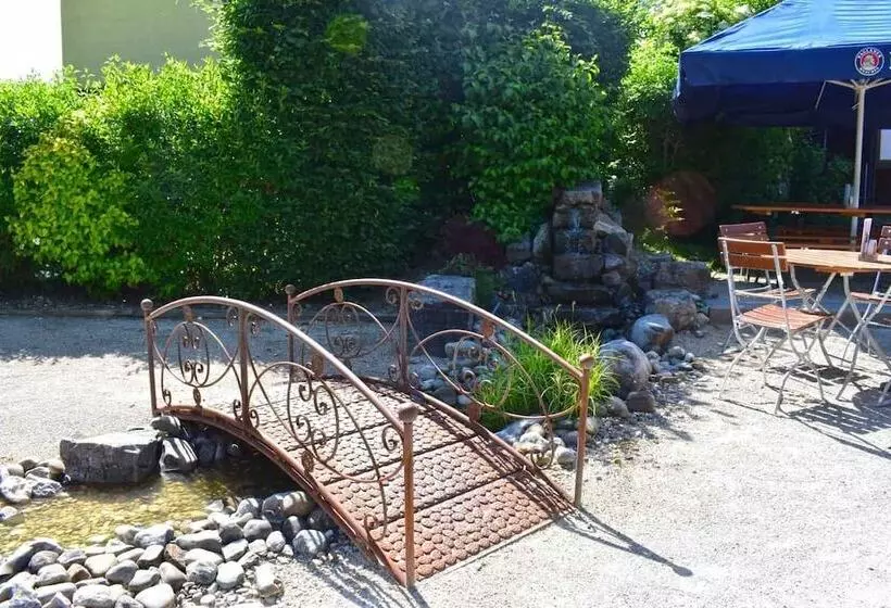 Hotelli Und Restaurant Nehrener Hof