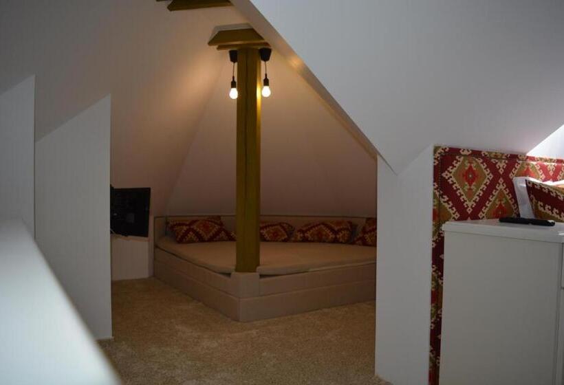 پانسیون Conacul Bratescu