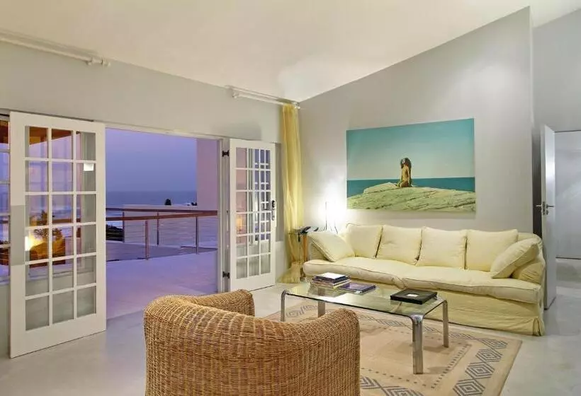 Days At Sea Beach Lodge