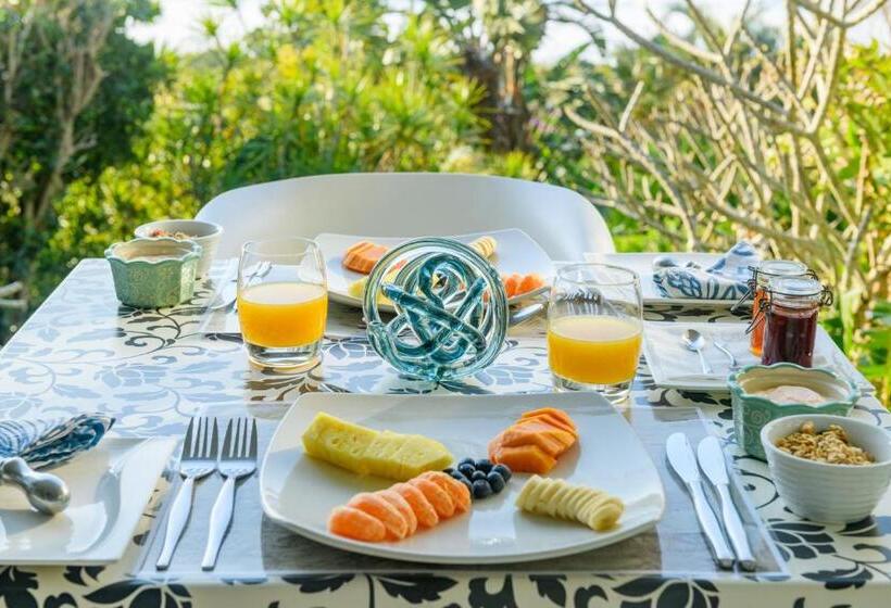 Days At Sea Beach Lodge