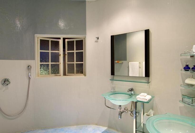 Days At Sea Beach Lodge