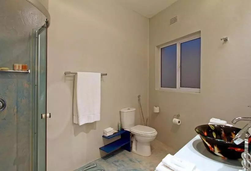 Days At Sea Beach Lodge