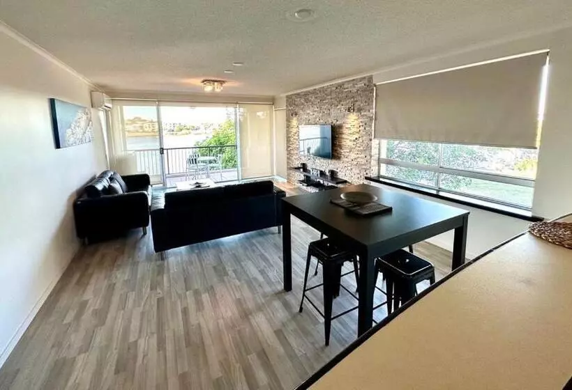 Goldsborough Place Apartments