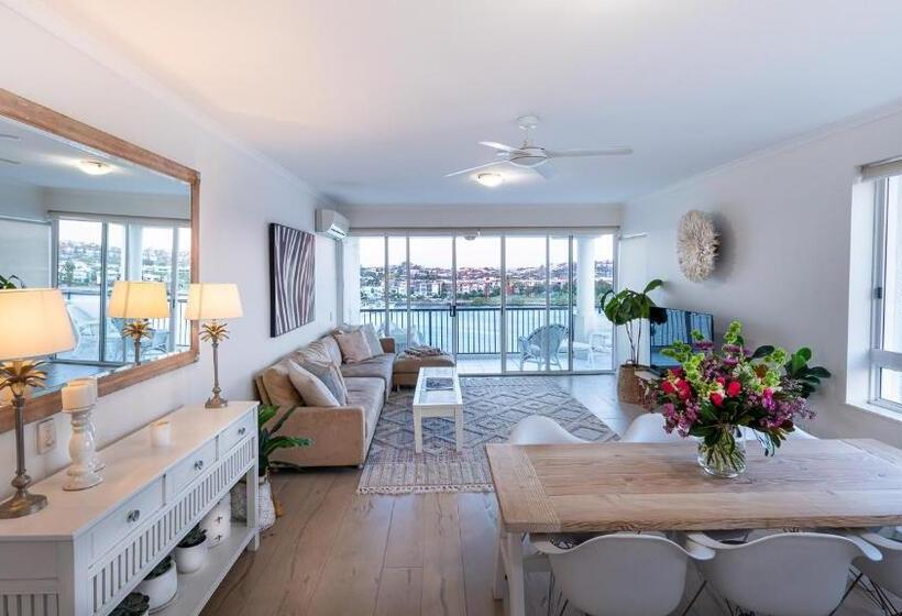 Goldsborough Place Apartments