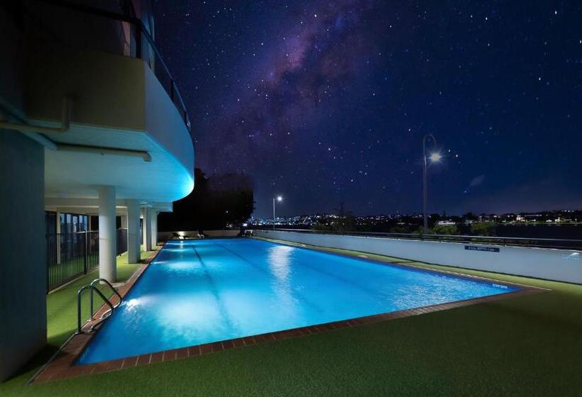 Goldsborough Place Apartments