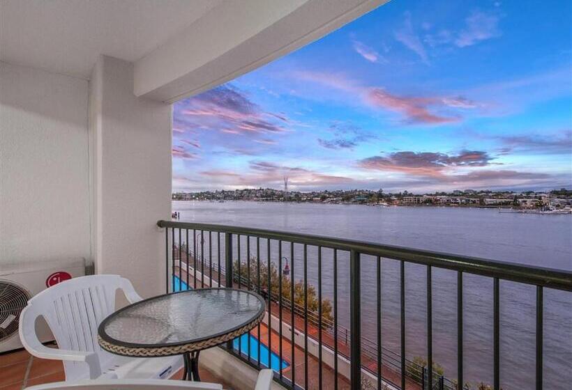 Goldsborough Place Apartments