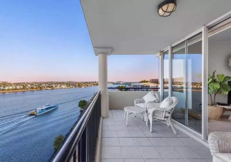 Goldsborough Place Apartments