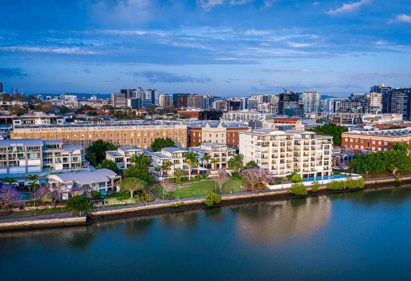 Goldsborough Place Apartments