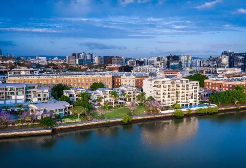 Goldsborough Place Apartments