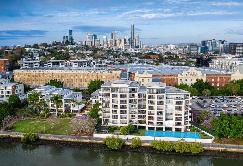 Goldsborough Place Apartments