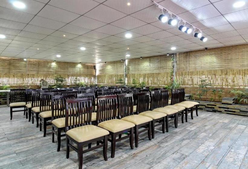 Отель Treebo Trend Chaitanyas Pride