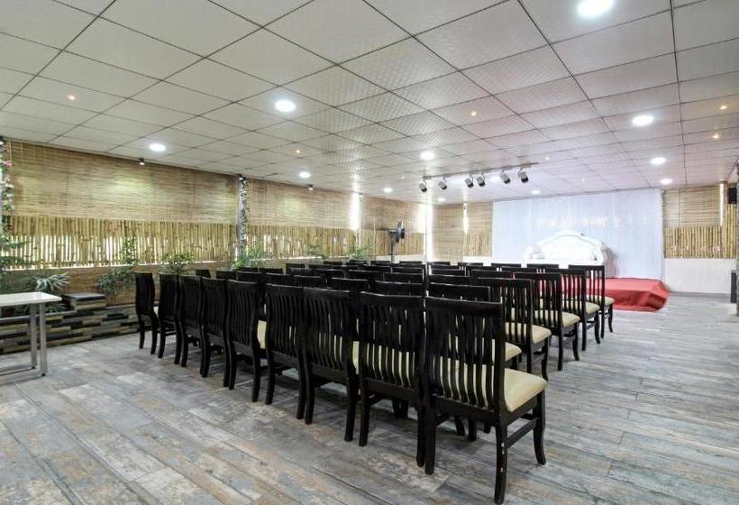 Отель Treebo Trend Chaitanyas Pride