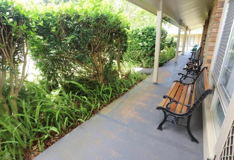 فندق على الطريق Sleepy Hill Motor Inn