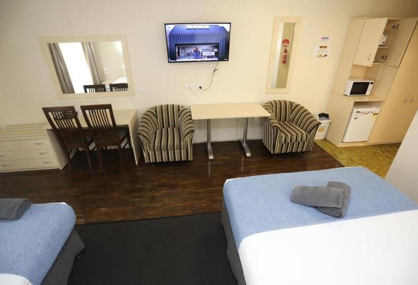 فندق على الطريق Sleepy Hill Motor Inn