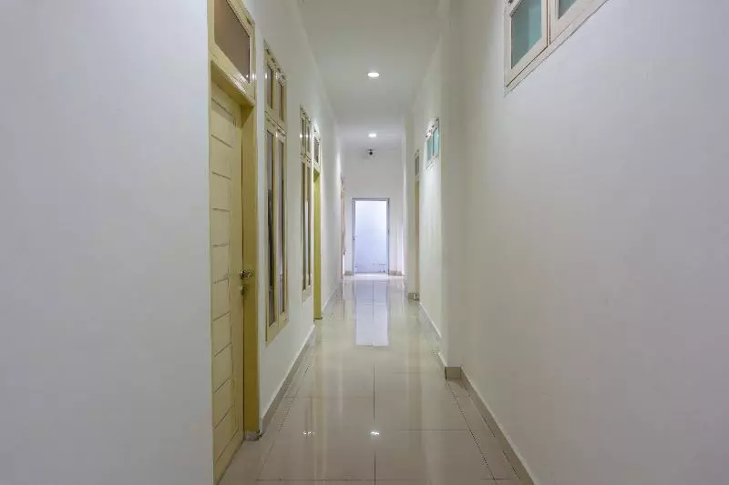 ユースホステル Bintara Guest House By Oyo Rooms