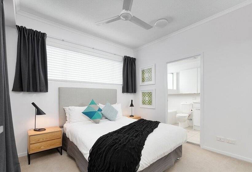 Boulevard North Lakes