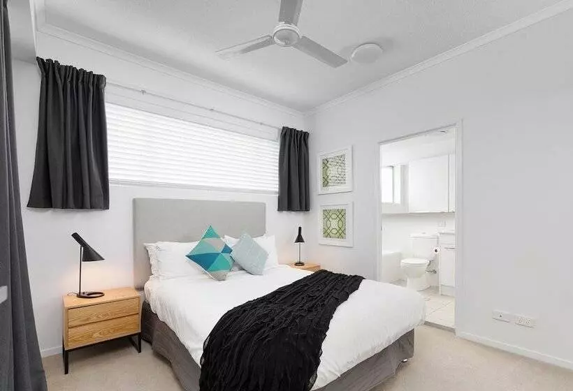 Boulevard North Lakes