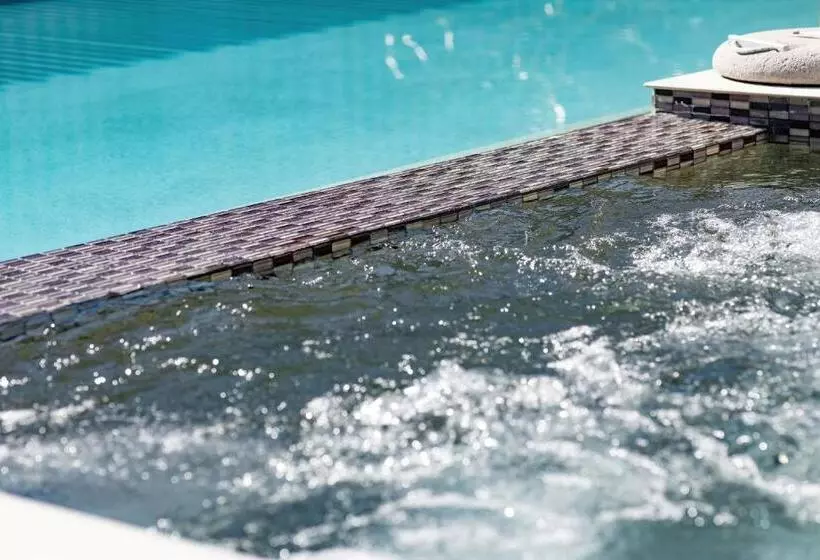 Boulevard North Lakes