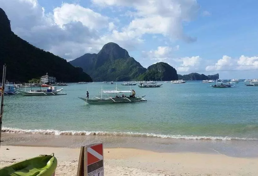 مسافرخانه Banana Grove El Nido