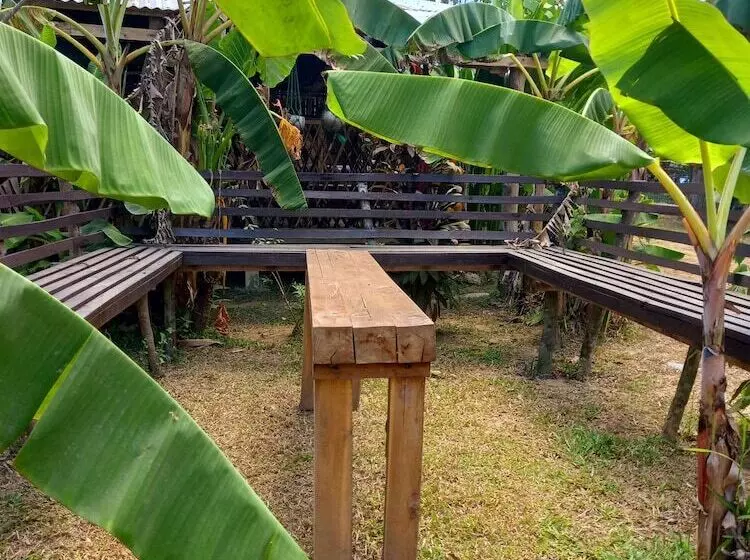 مسافرخانه Banana Grove El Nido