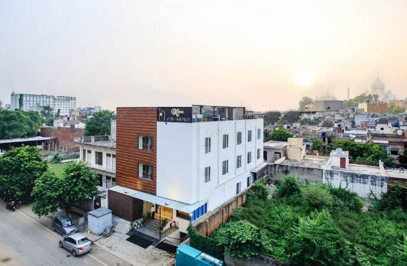 Отель Ten Square, India