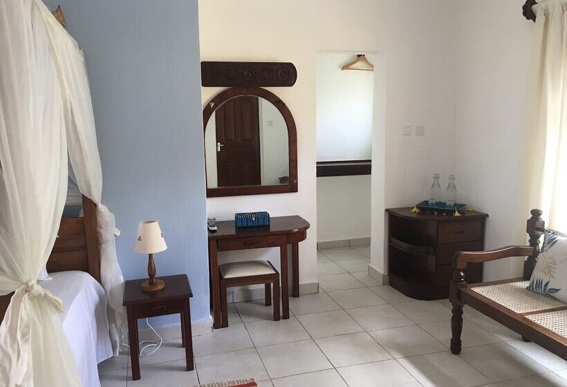 هتل The Coconut Beach Boutique Lodge & Spa