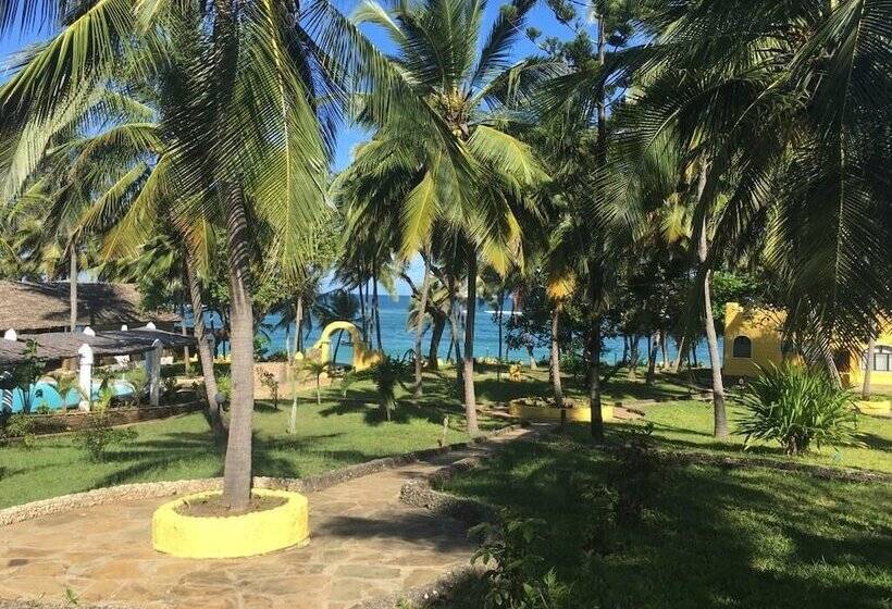 هتل The Coconut Beach Boutique Lodge & Spa