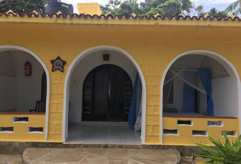 هتل The Coconut Beach Boutique Lodge & Spa