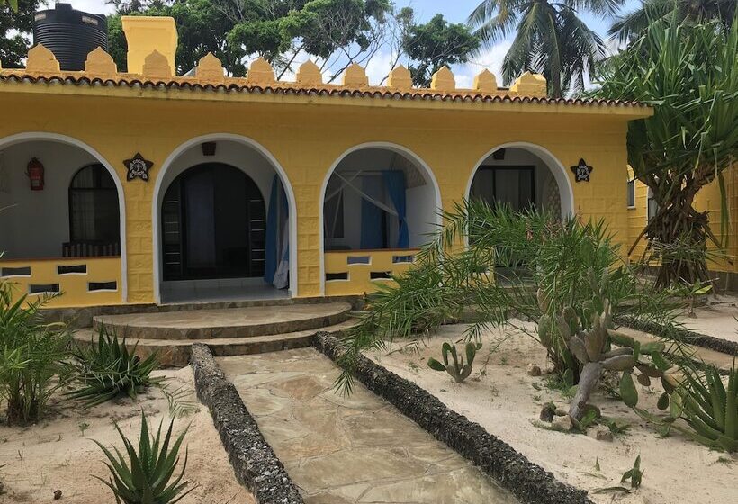 هتل The Coconut Beach Boutique Lodge & Spa