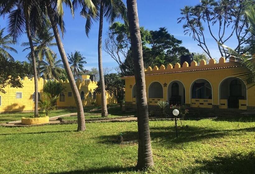 هتل The Coconut Beach Boutique Lodge & Spa