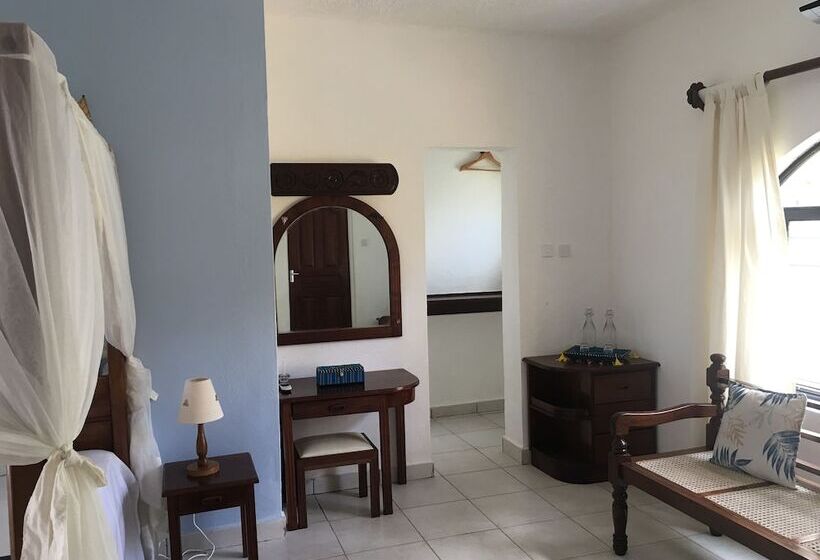 هتل The Coconut Beach Boutique Lodge & Spa